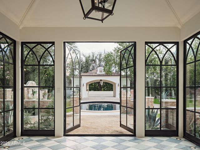 6415 E EXETER Boulevard, Scottsdale, AZ 85251