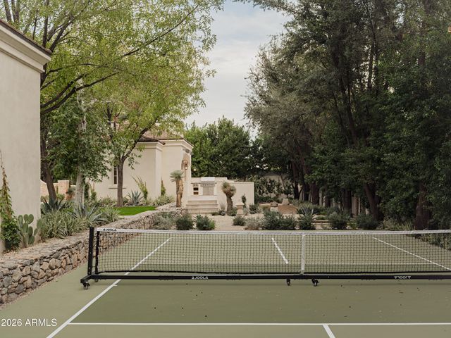 6415 E EXETER Boulevard, Scottsdale, AZ 85251