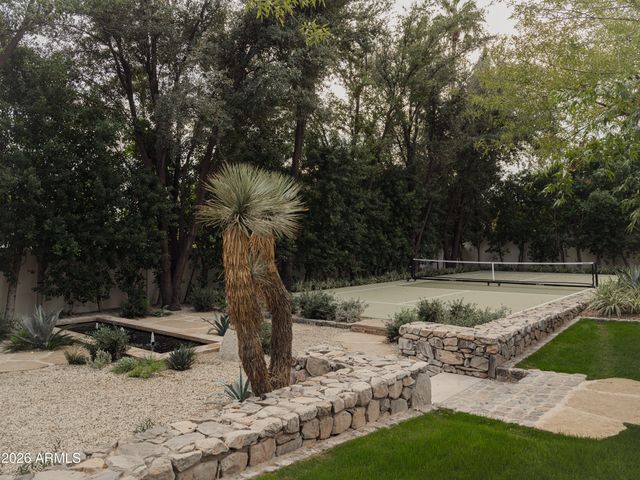 6415 E EXETER Boulevard, Scottsdale, AZ 85251