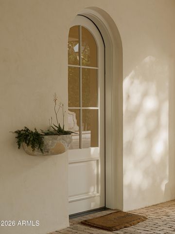 6415 E EXETER Boulevard, Scottsdale, AZ 85251