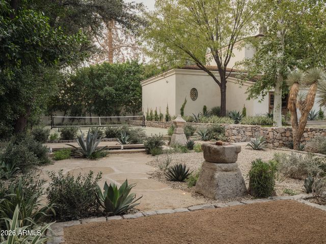 6415 E EXETER Boulevard, Scottsdale, AZ 85251