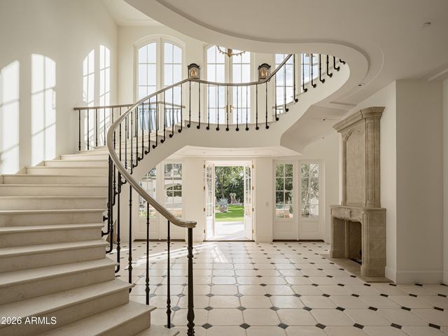 6415 E EXETER Boulevard, Scottsdale, AZ 85251