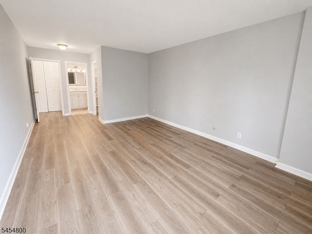 1 Claridge Dr 114, Verona Twp., NJ 07044
