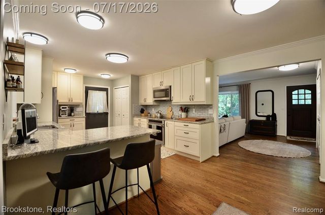 4979 Waw Ban See Drive, Clarkston, MI 48348