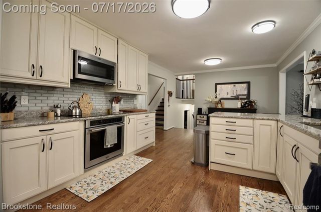 4979 Waw Ban See Drive, Clarkston, MI 48348