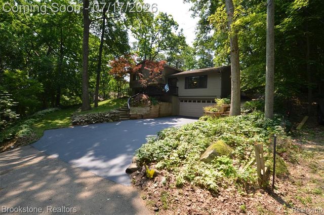 4979 Waw Ban See Drive, Clarkston, MI 48348