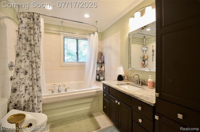 4979 Waw Ban See Drive, Clarkston, MI 48348