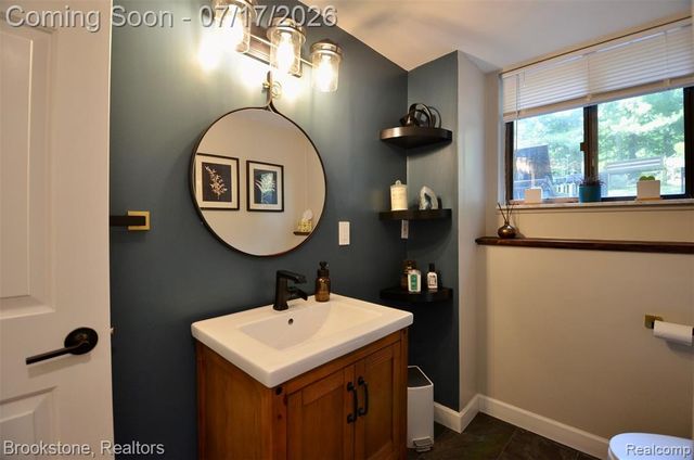 4979 Waw Ban See Drive, Clarkston, MI 48348