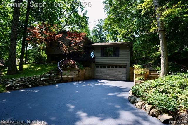 4979 Waw Ban See Drive, Clarkston, MI 48348
