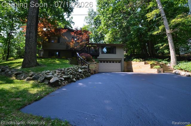 4979 Waw Ban See Drive, Clarkston, MI 48348