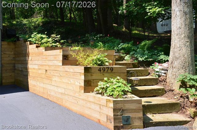 4979 Waw Ban See Drive, Clarkston, MI 48348