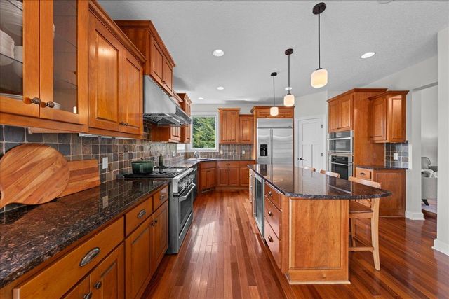 10614 Maple Boulevard, Woodbury, MN 55129