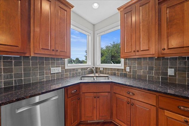 10614 Maple Boulevard, Woodbury, MN 55129