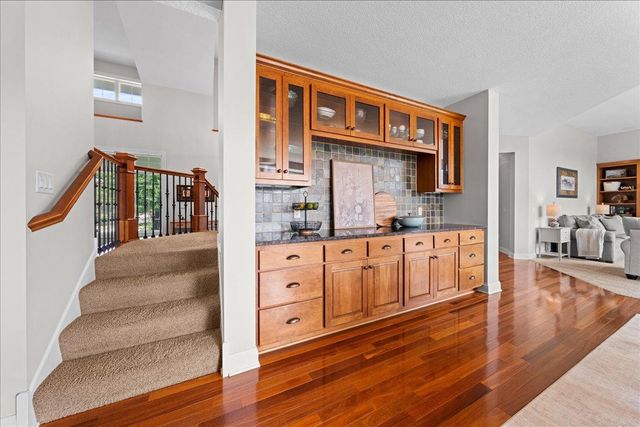 10614 Maple Boulevard, Woodbury, MN 55129