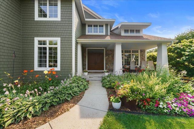 10614 Maple Boulevard, Woodbury, MN 55129