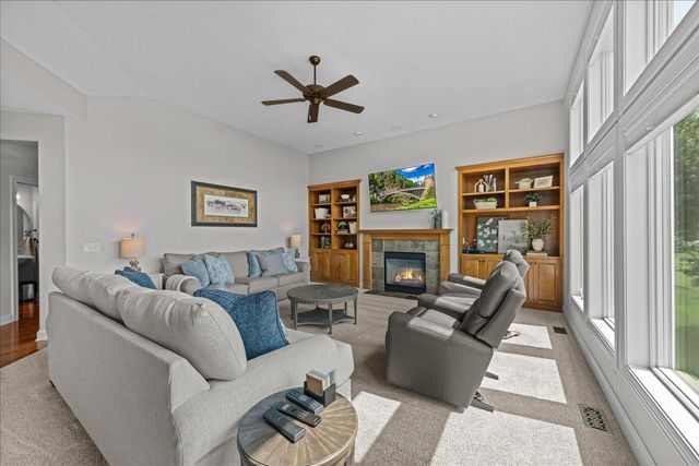 10614 Maple Boulevard, Woodbury, MN 55129