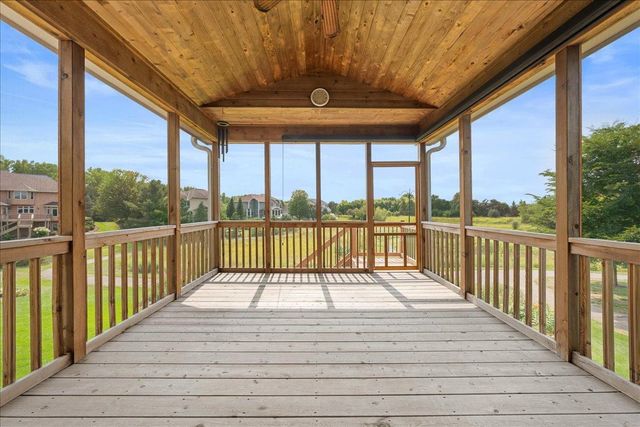 10614 Maple Boulevard, Woodbury, MN 55129