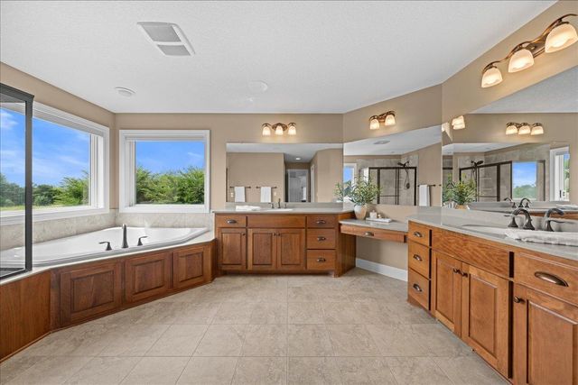 10614 Maple Boulevard, Woodbury, MN 55129