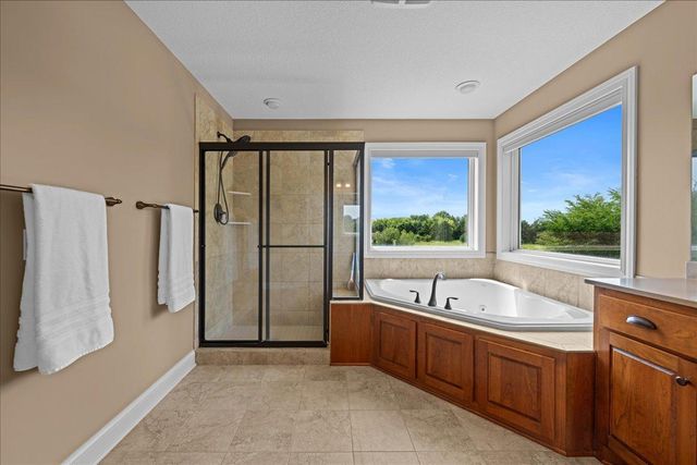 10614 Maple Boulevard, Woodbury, MN 55129