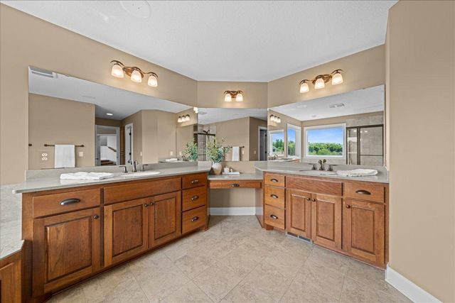 10614 Maple Boulevard, Woodbury, MN 55129