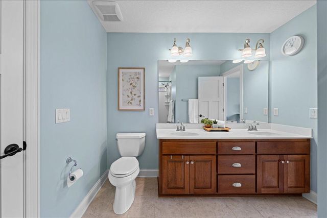 10614 Maple Boulevard, Woodbury, MN 55129