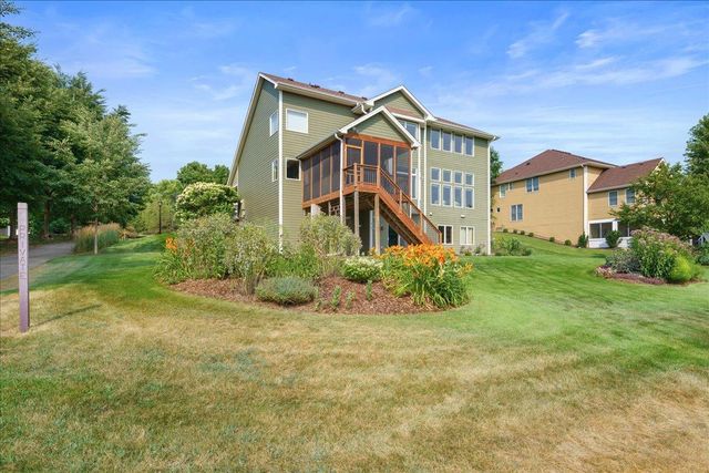 10614 Maple Boulevard, Woodbury, MN 55129