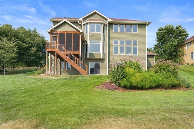 10614 Maple Boulevard, Woodbury, MN 55129