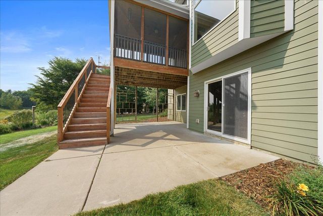 10614 Maple Boulevard, Woodbury, MN 55129