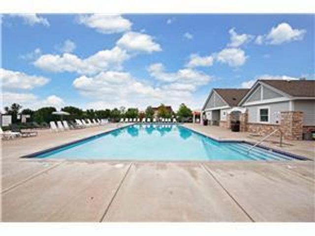 10614 Maple Boulevard, Woodbury, MN 55129