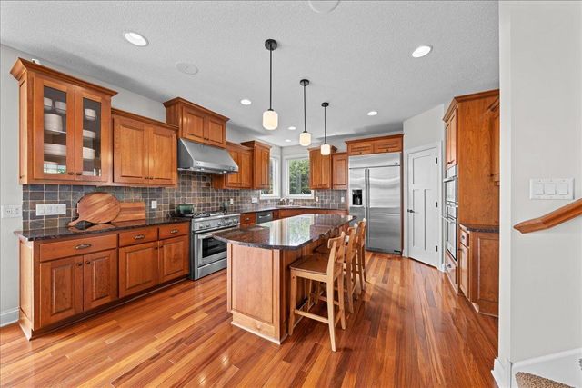 10614 Maple Boulevard, Woodbury, MN 55129
