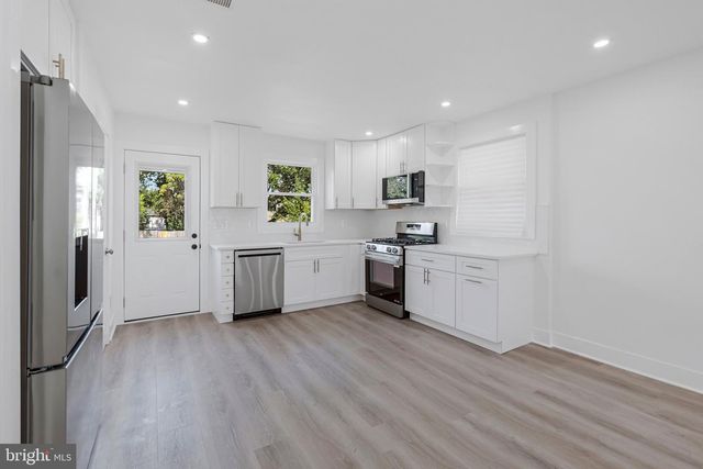 932 SOUTHERN AVE SE, Washington, DC 20032