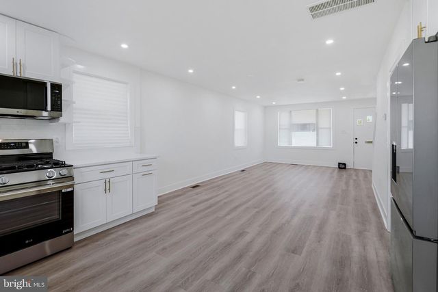 932 SOUTHERN AVE SE, Washington, DC 20032