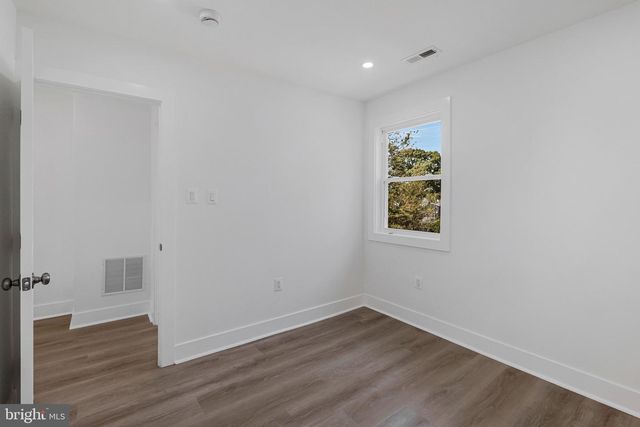 932 SOUTHERN AVE SE, Washington, DC 20032