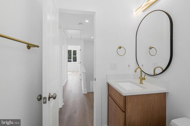 932 SOUTHERN AVE SE, Washington, DC 20032