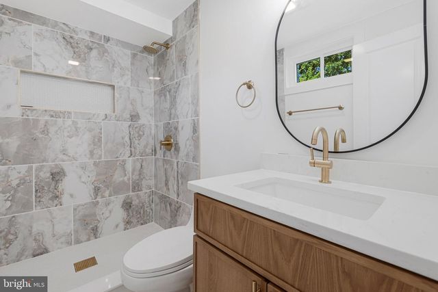 932 SOUTHERN AVE SE, Washington, DC 20032
