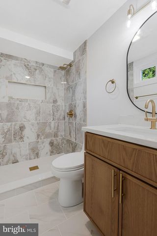 932 SOUTHERN AVE SE, Washington, DC 20032