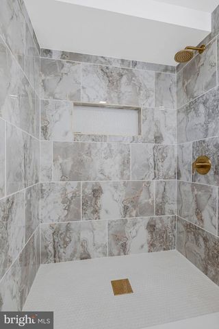 932 SOUTHERN AVE SE, Washington, DC 20032