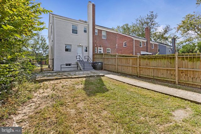 932 SOUTHERN AVE SE, Washington, DC 20032