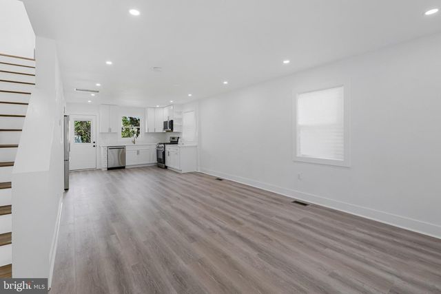 932 SOUTHERN AVE SE, Washington, DC 20032