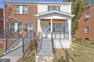 932 SOUTHERN AVE SE, Washington, DC 20032