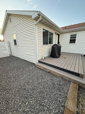 339 Polk St, Twin Falls, ID 83301