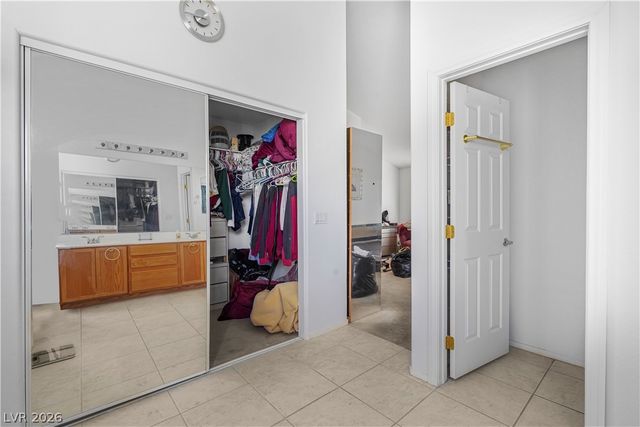 815 Roaring Falls Avenue, Henderson, NV 89052
