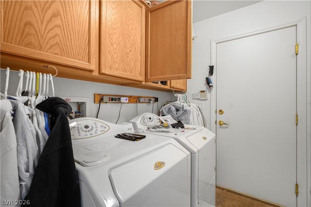 815 Roaring Falls Avenue, Henderson, NV 89052