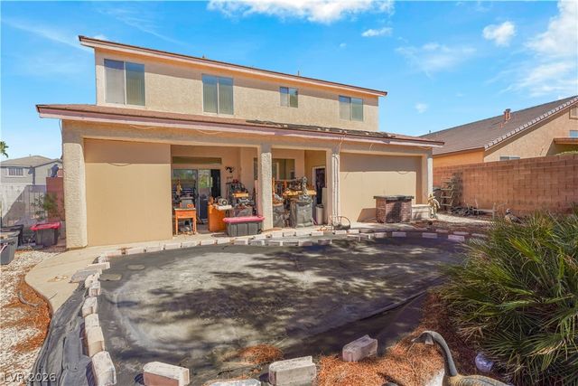 815 Roaring Falls Avenue, Henderson, NV 89052