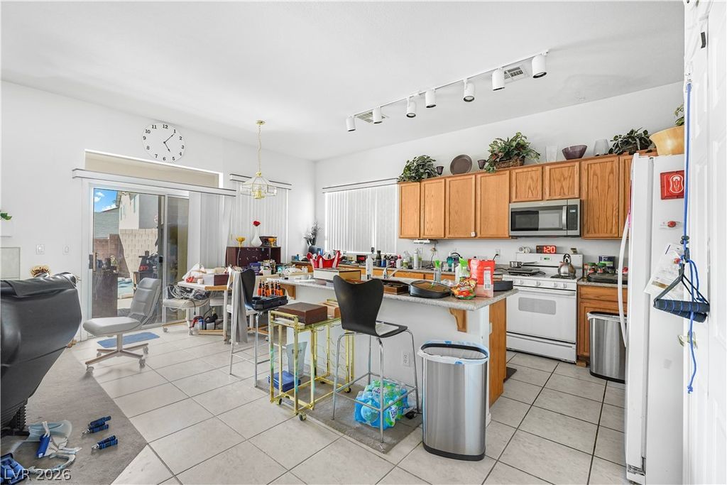 815 Roaring Falls Avenue, Henderson, NV 89052 — photo 5