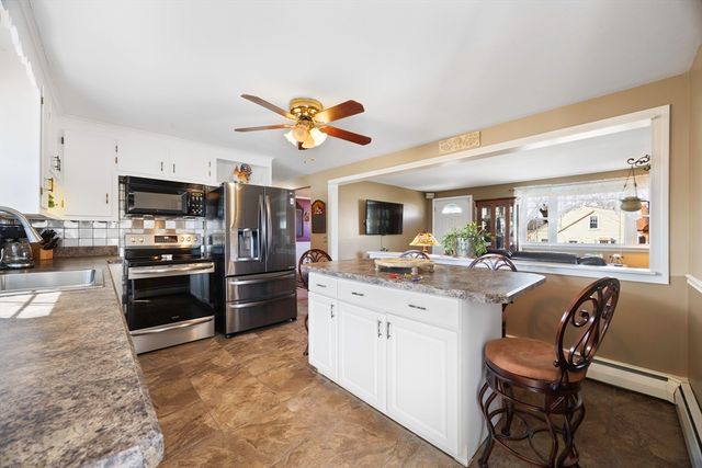 39 Dixie Terrace, Chicopee, MA 01020