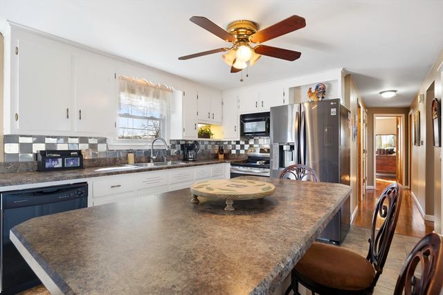 39 Dixie Terrace, Chicopee, MA 01020