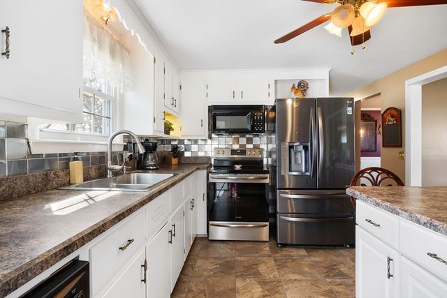 39 Dixie Terrace, Chicopee, MA 01020