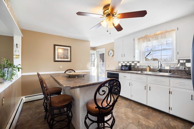 39 Dixie Terrace, Chicopee, MA 01020