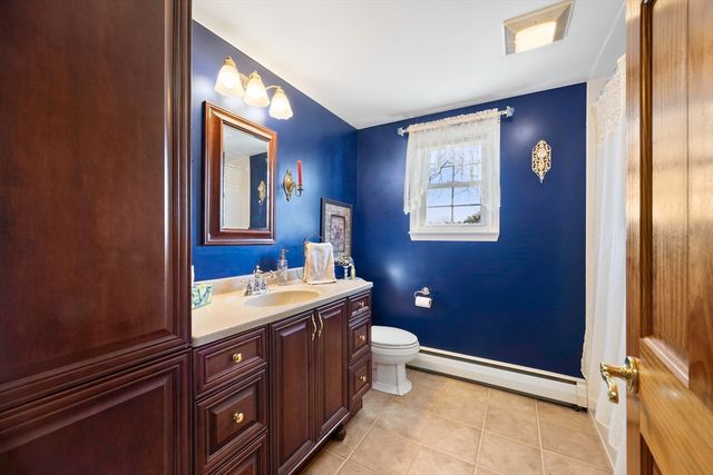 39 Dixie Terrace, Chicopee, MA 01020